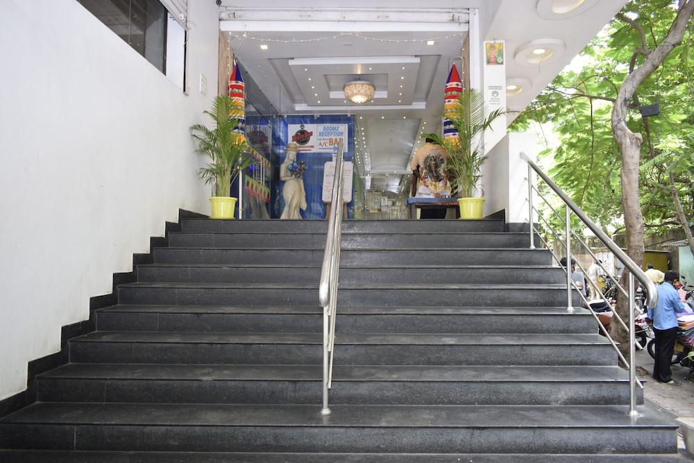 Hotel Sumith Palace Pondicherry Exterior foto