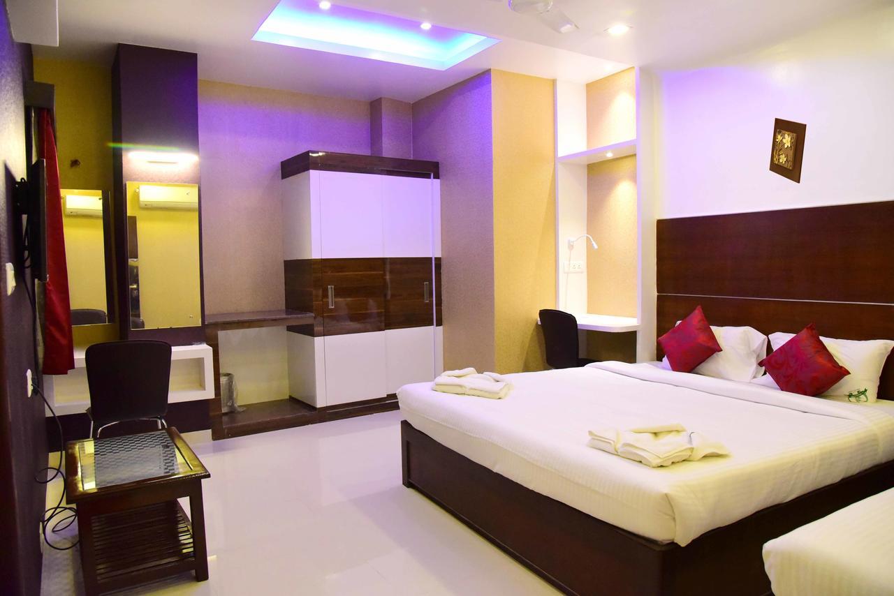 Hotel Sumith Palace Pondicherry Exterior foto